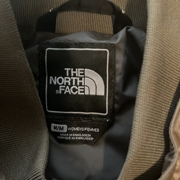 Women’s north face jacket - Picture 3 of 6
